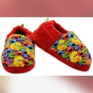 New Sesame Street Red and Multicolor Elmo Slippers size 9-10 L little kids